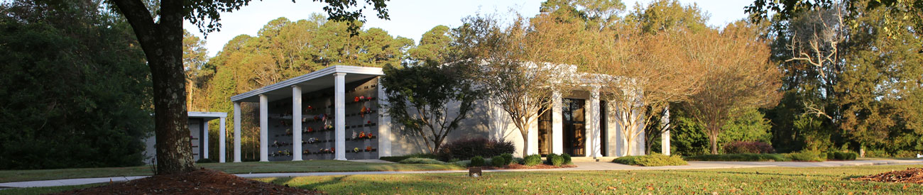 mausoleum at Pinewood Memorial Park